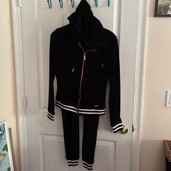 Betsy Johnson Performance women’s size Small velour running suit size - Picture 1 of 12